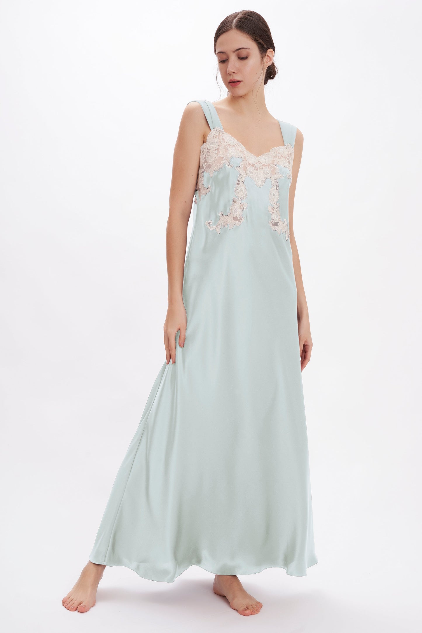 B2B - 丝缎长款睡衣