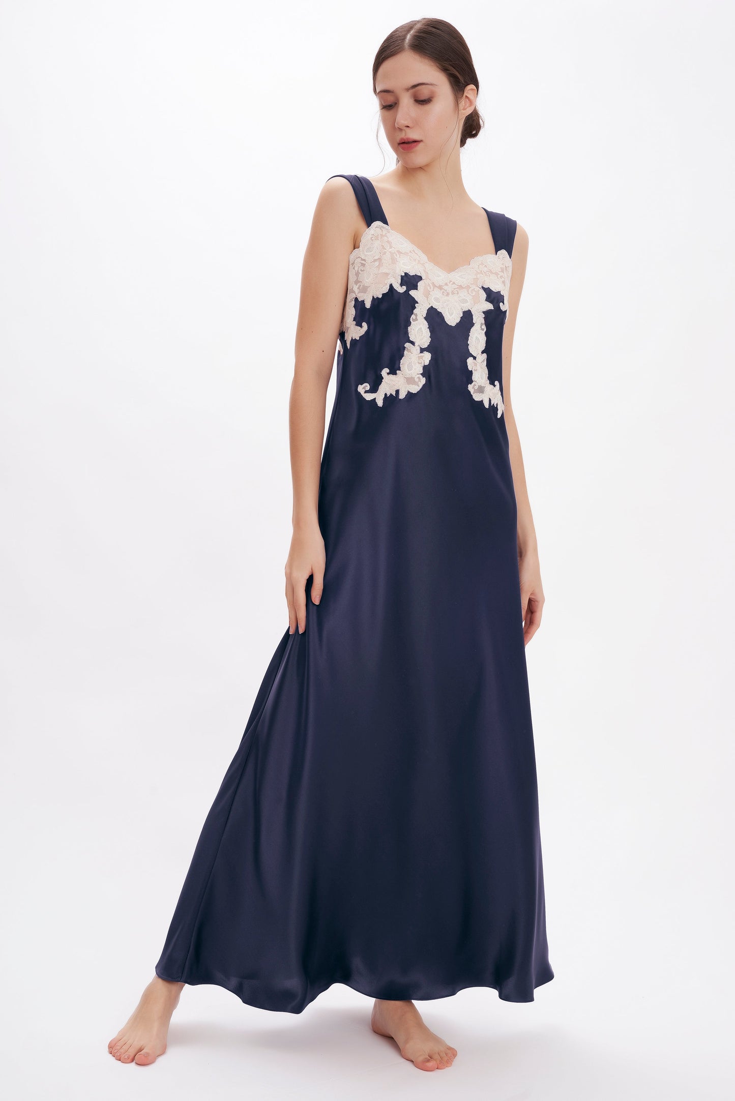 B2B - 丝缎长款睡衣