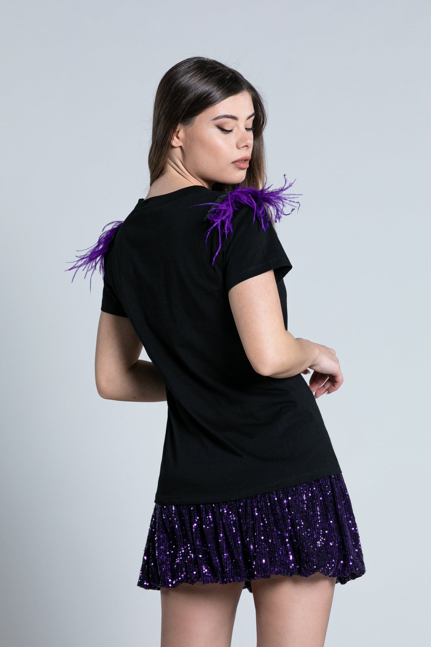 SHIBUYA 半袖 T 恤,带可拆卸羽毛和徽标印花