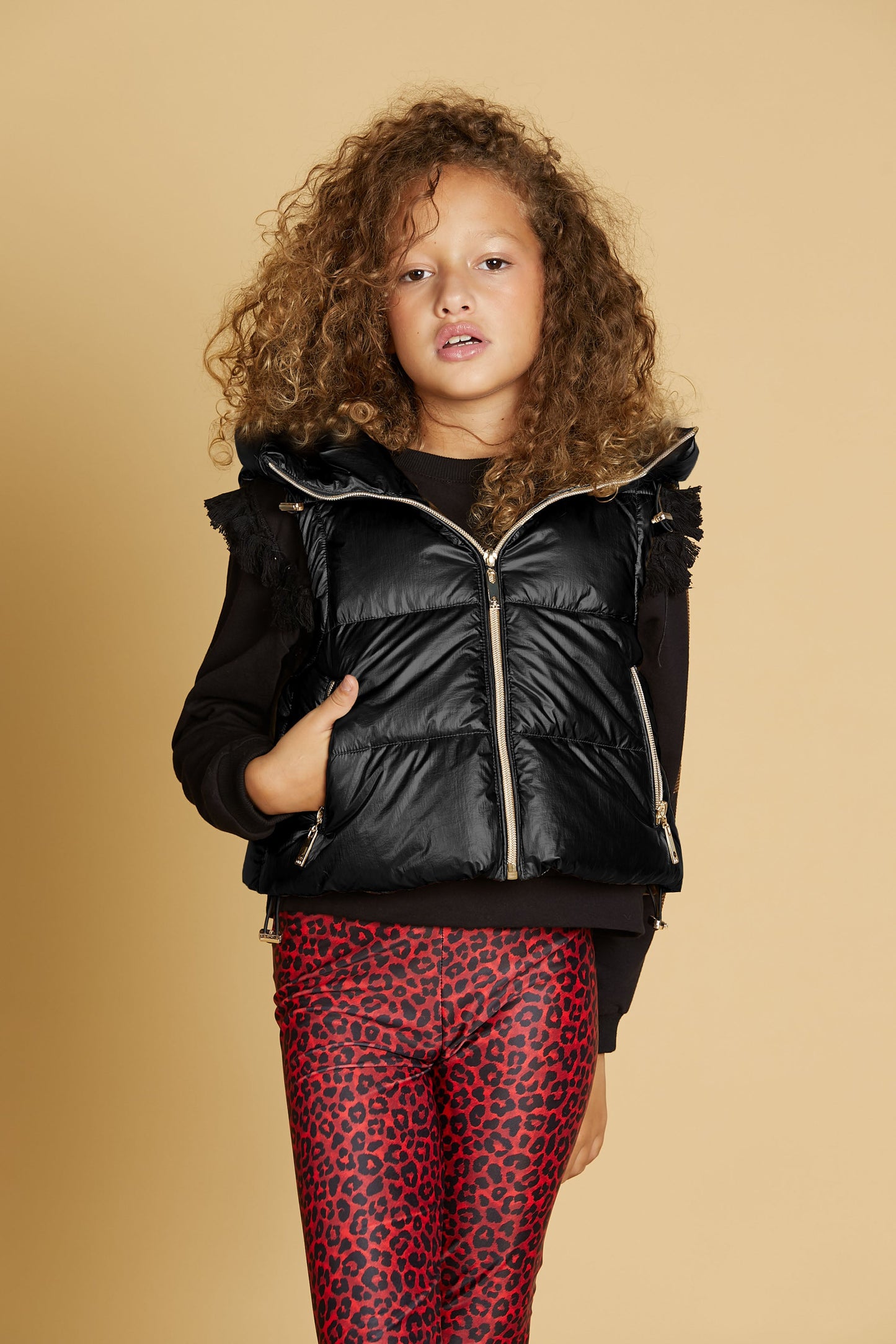 ZISARINA 短款无袖羽绒服连帽加抽绳加拉链