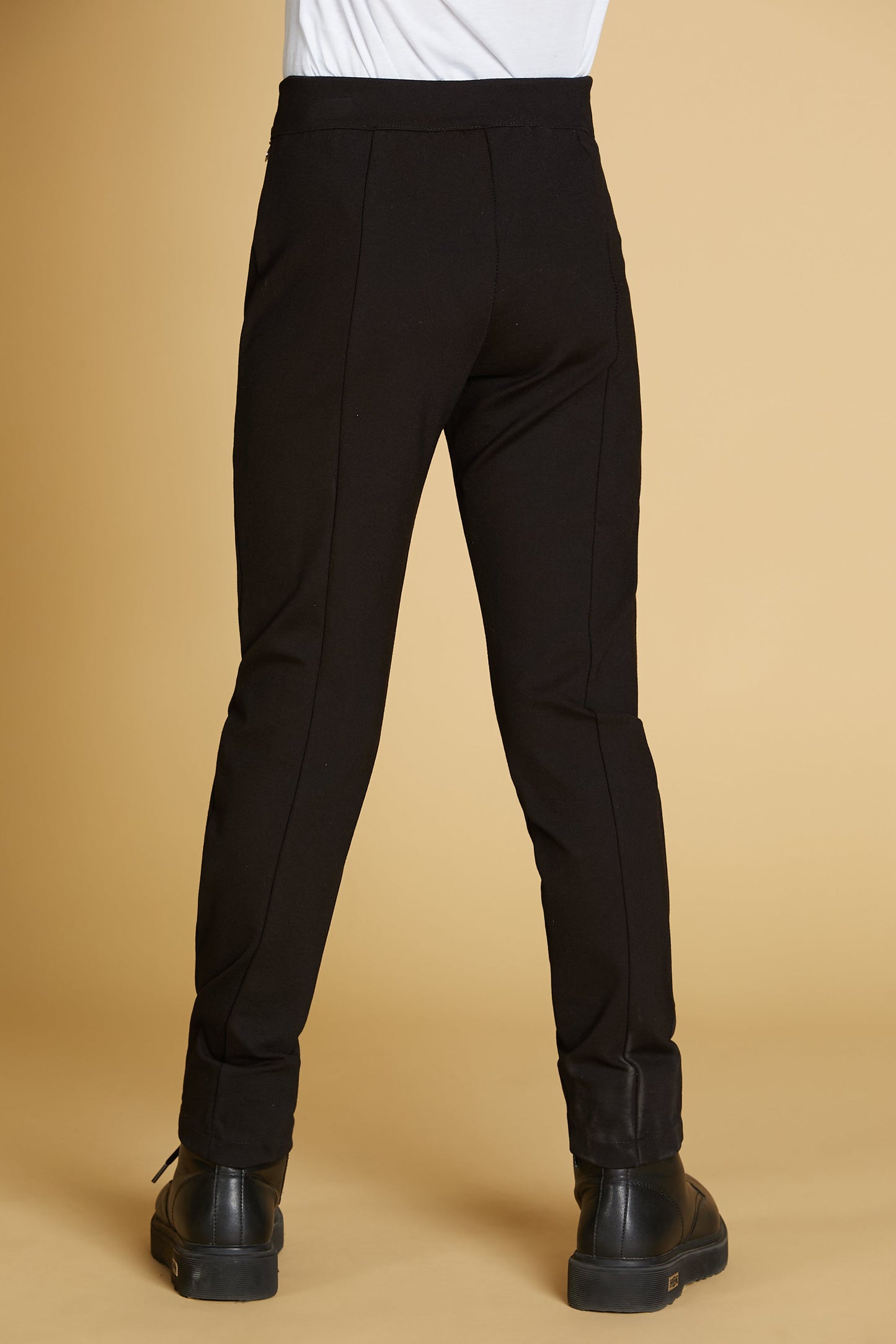 修身 SCUDO 长裤,剪裁加纽扣背带