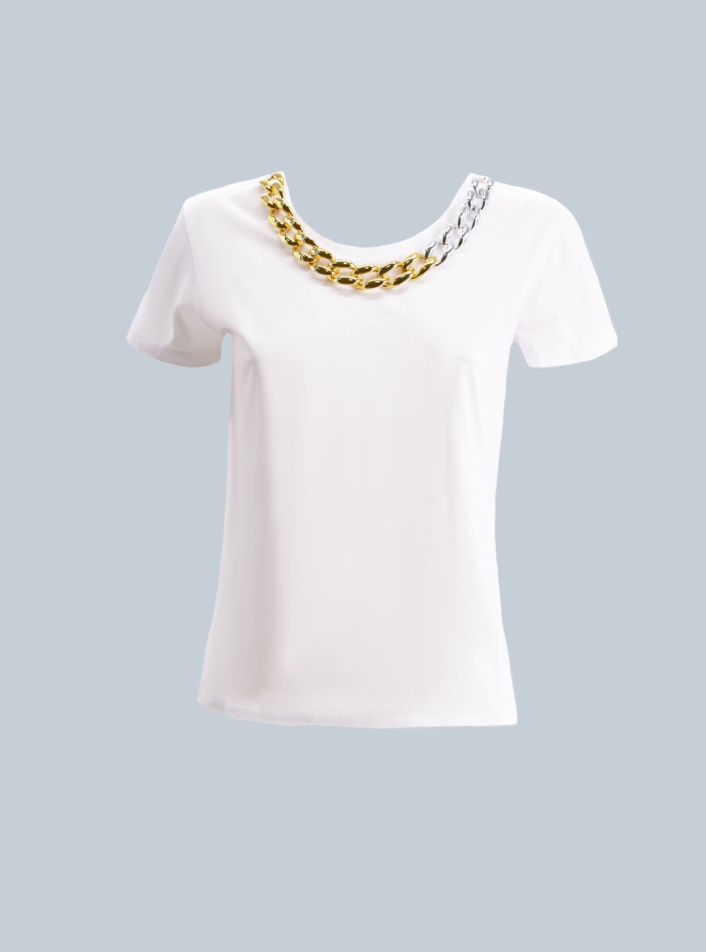 TARA 半袖 T 恤配项链