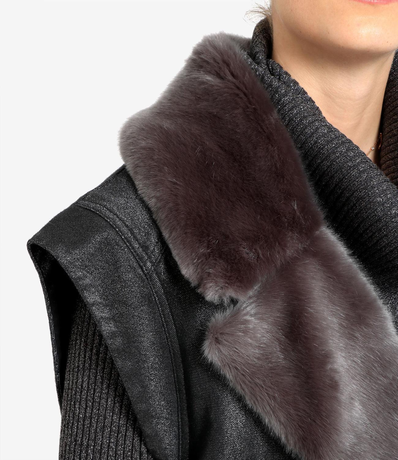 阿尔伯塔费雷蒂 |银色马甲