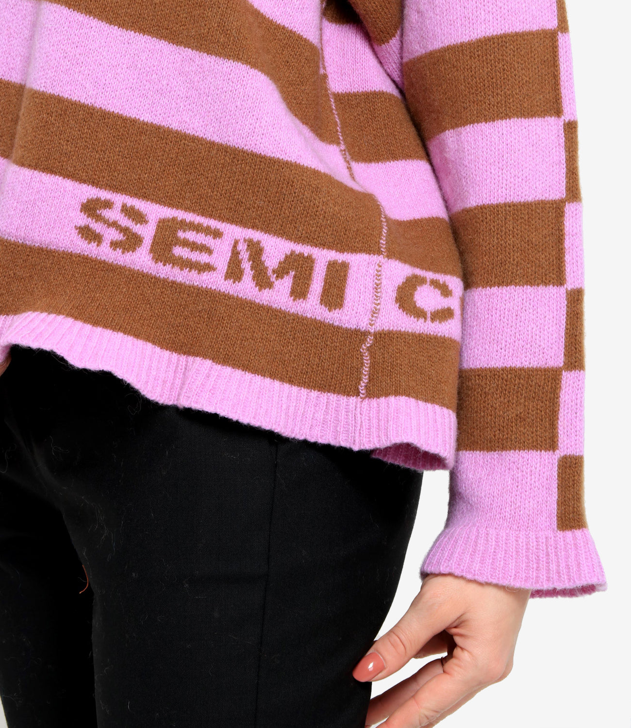 半高级定制 |乳白色毛衣仙客来和烟草