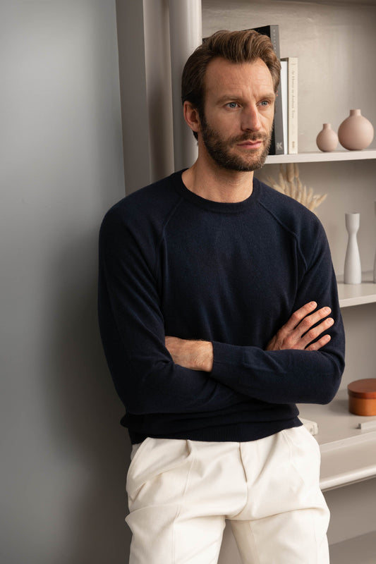 蓝色羊绒衫——意大利制造