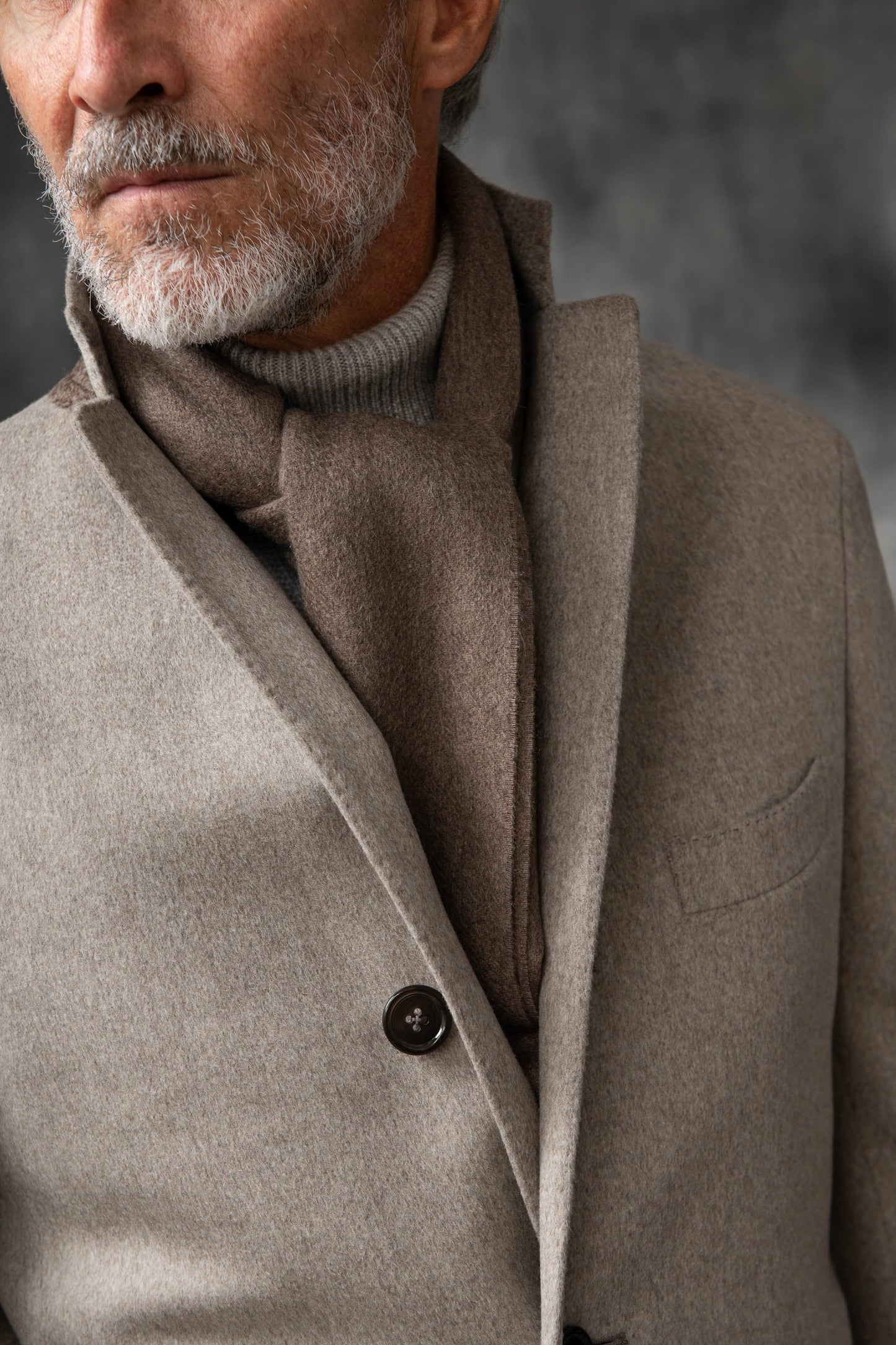 Loro Piana 羊毛米色大衣 – 意大利制造