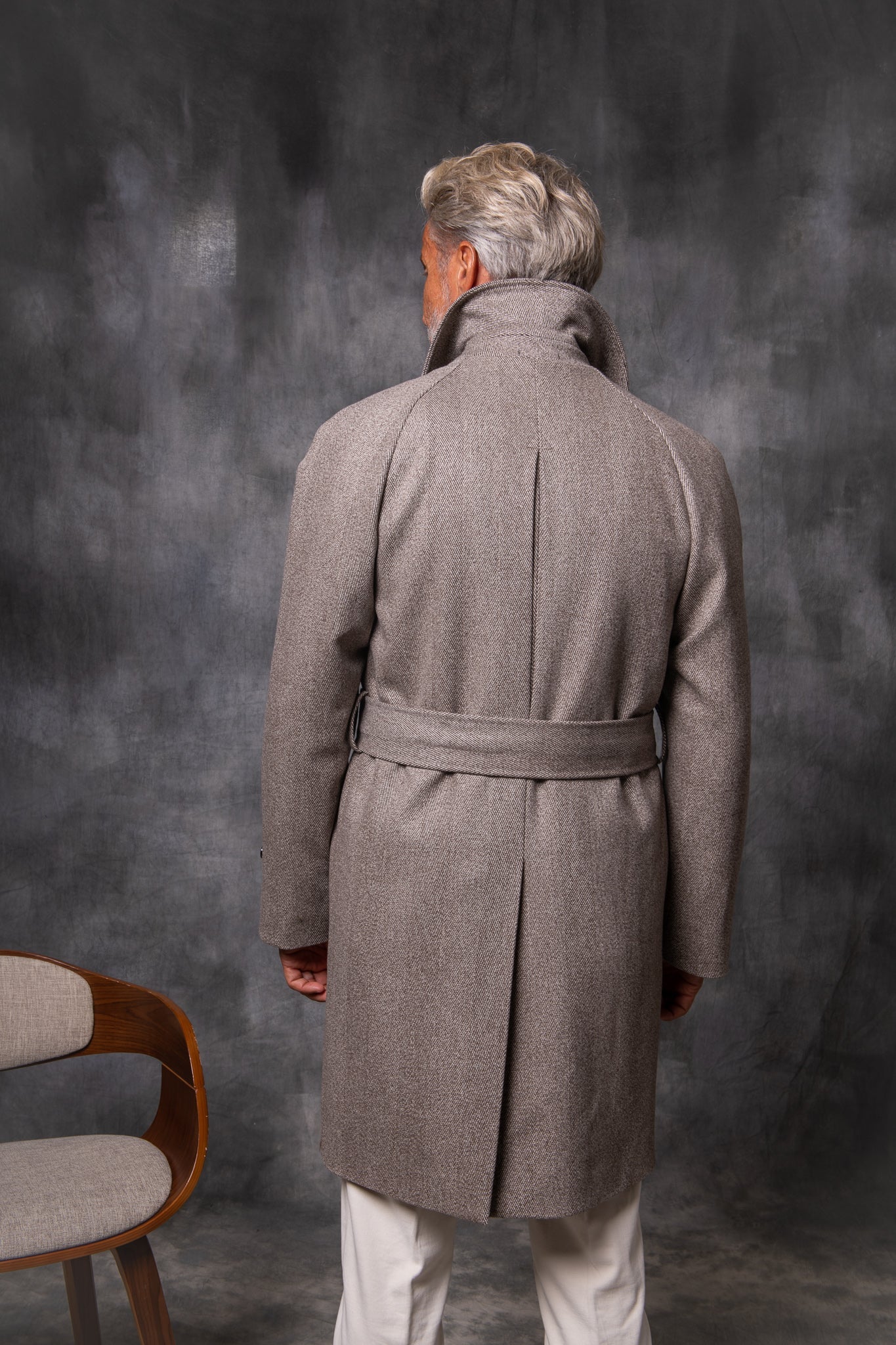 Loro Piana Pecora Nera® 羊毛插肩大衣 – 意大利制造
