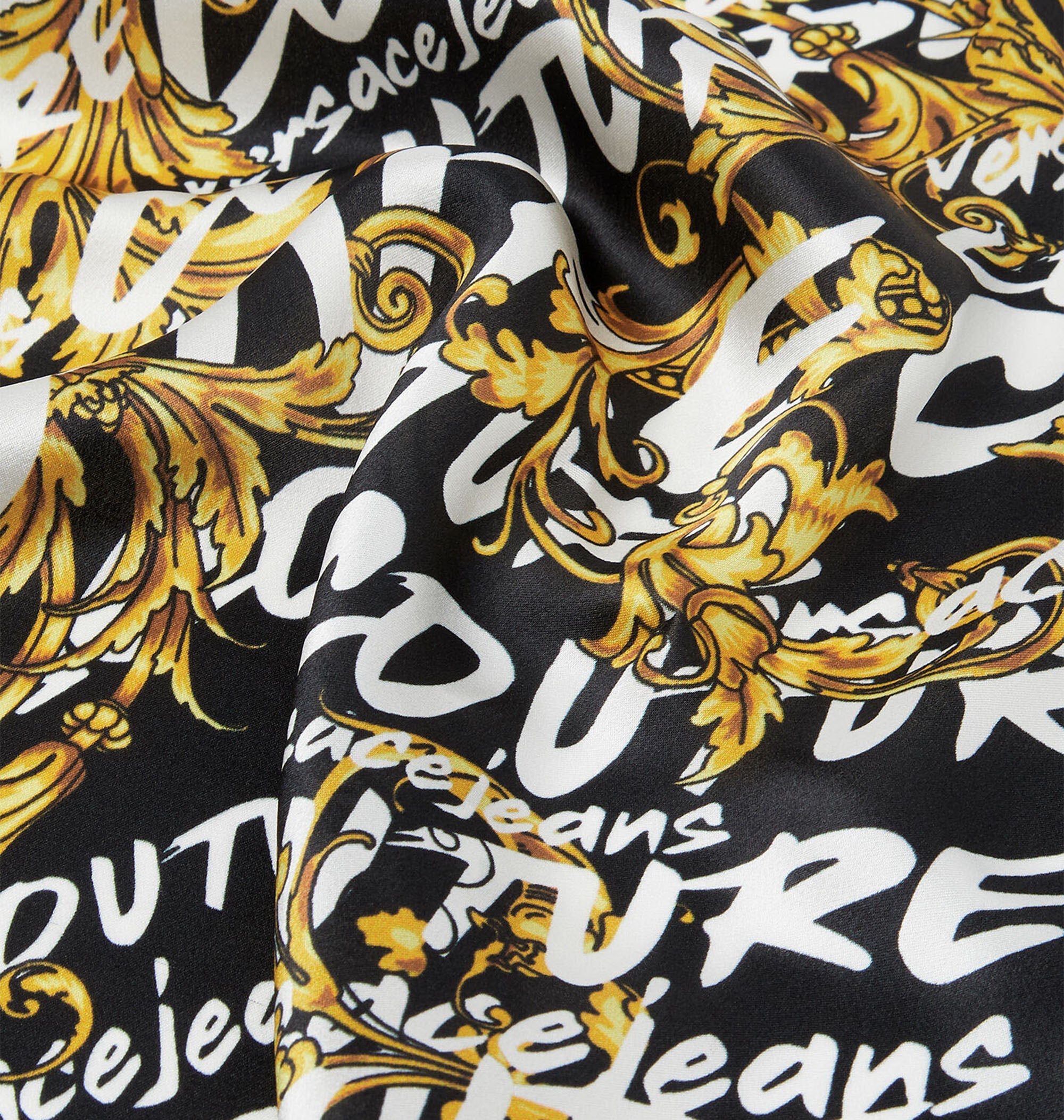 Foulard Versace 牛仔时装