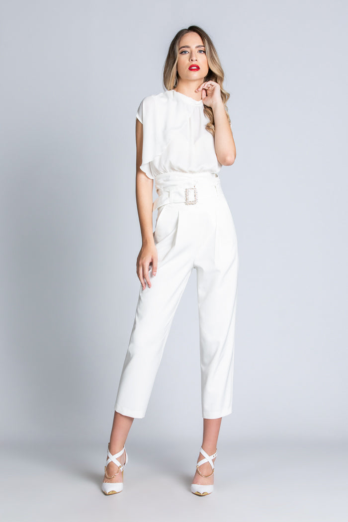 SASER 衬衫短半袖翻盖饰有亮片流苏加上带 apert.sch 的腰带。