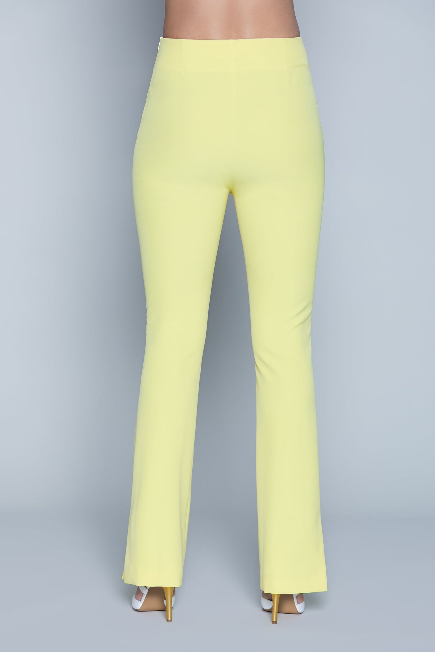 WEE 高腰长裤，中间有小纽扣加开衩 f.do