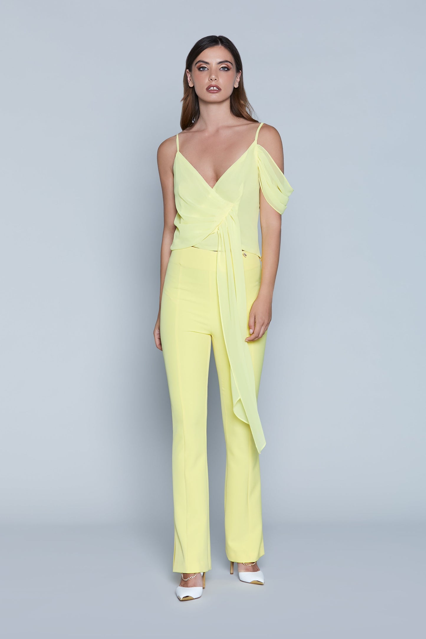 WEE 高腰长裤，中间有小纽扣加开衩 f.do