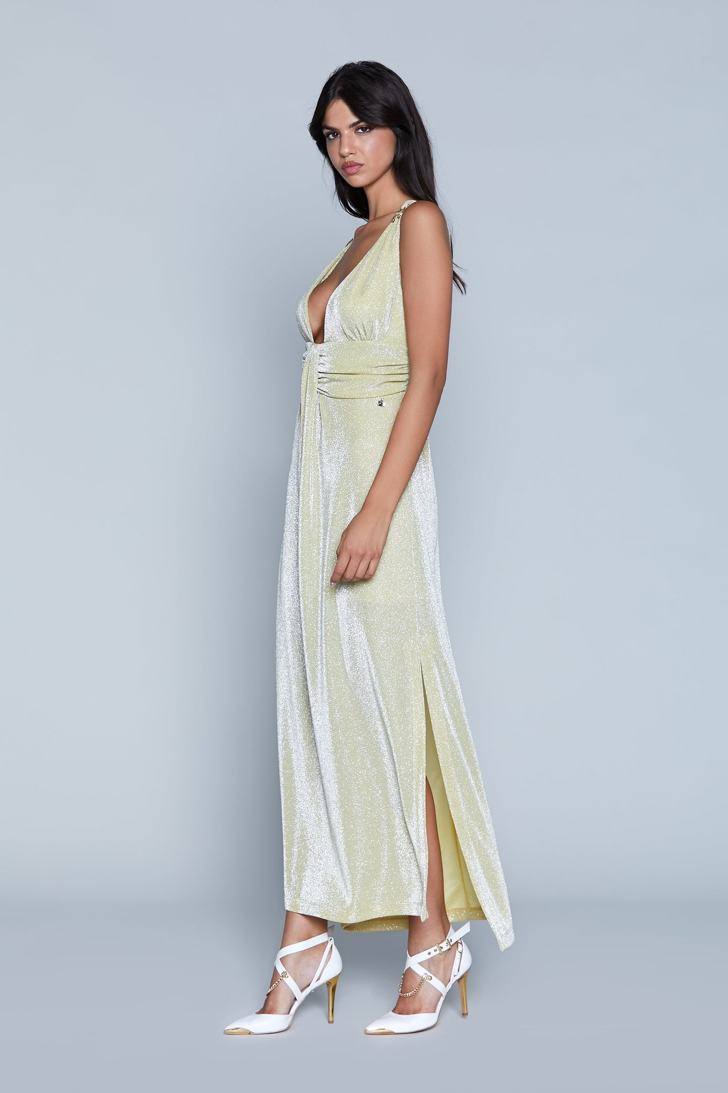 S/M 长 AURORA 连衣裙，带穿孔应用加褶皱加卢勒克斯开衩