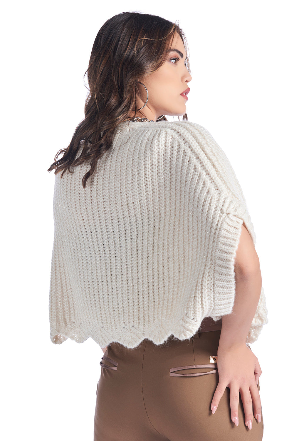 卢勒克斯线和扇贝边短斗篷 MANTISIA