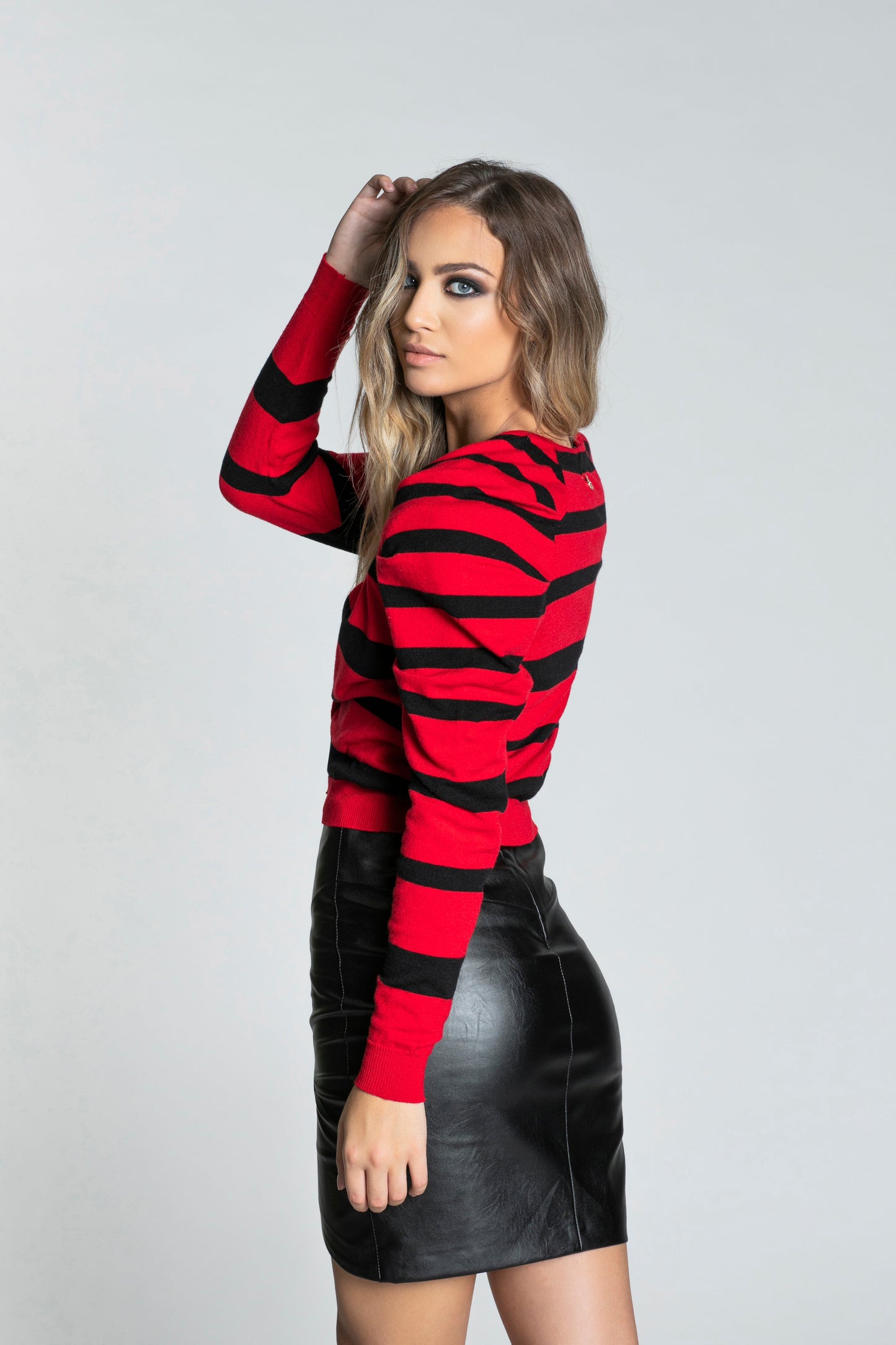 SENG 荷叶边加条纹星形纽扣短款长袖开衫