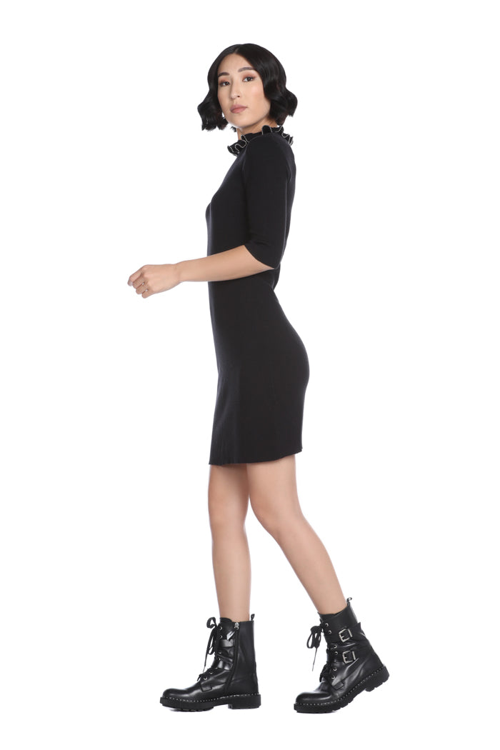 SPOSYN 短款连衣裙 m.3/4，带褶皱领和珠饰