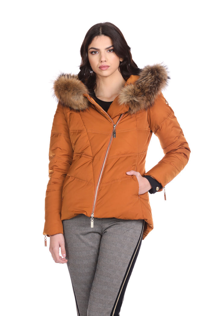 PYLET 长袖羽绒服，带生态皮革细节和横向拉链。加上毛皮罩