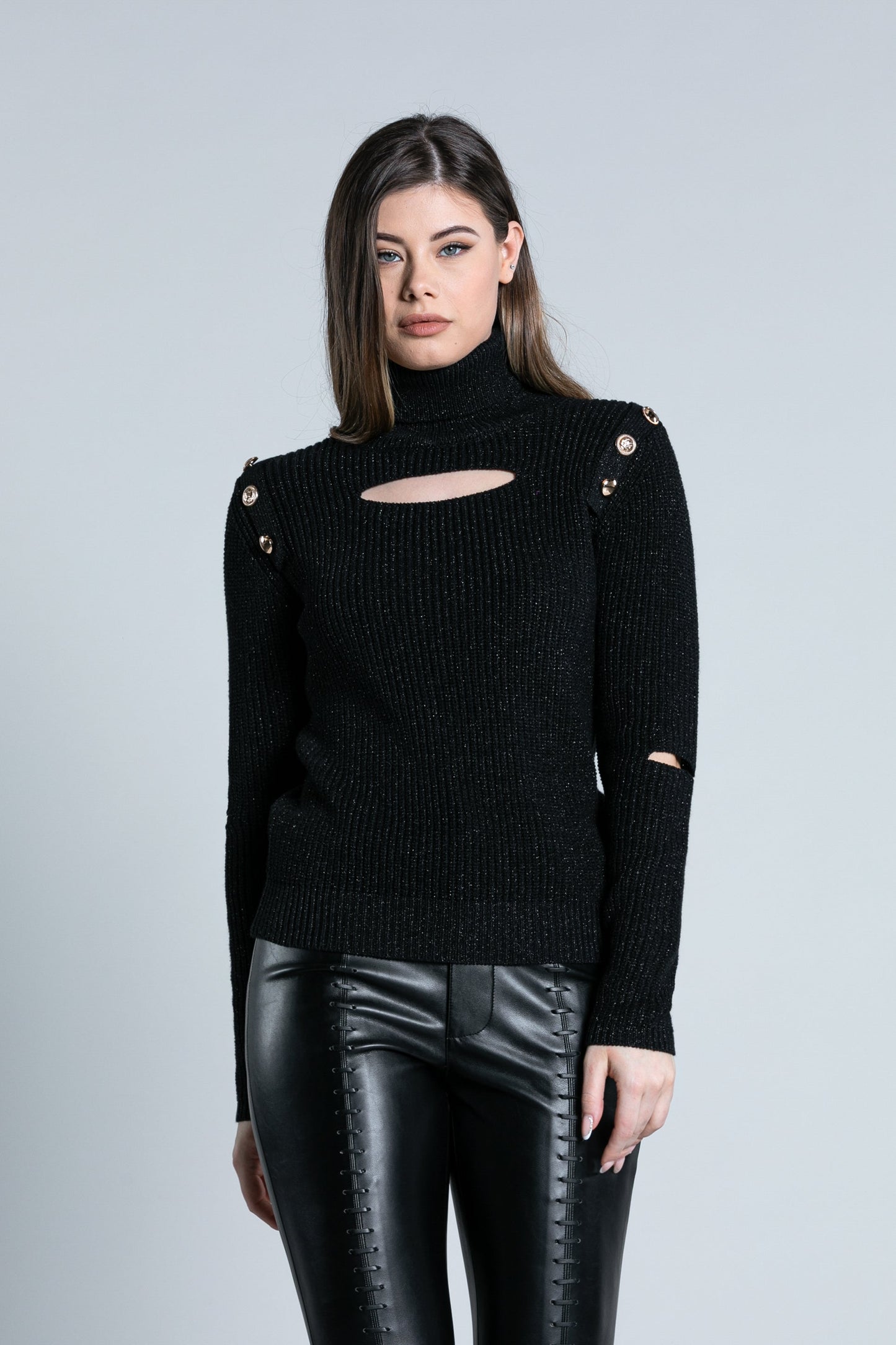 VITI 长袖高领毛衣，胸部垂坠加细节加卢勒克斯纽扣