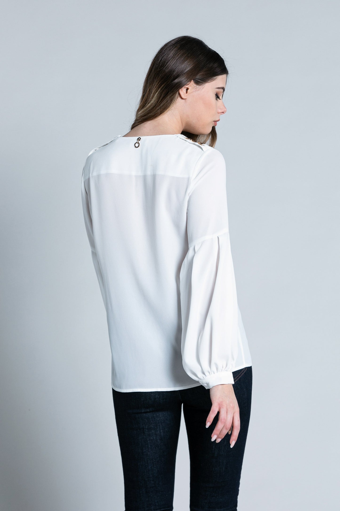 SELOR 长袖衬衫，带假褶雅培。骑行带扣的更多细节