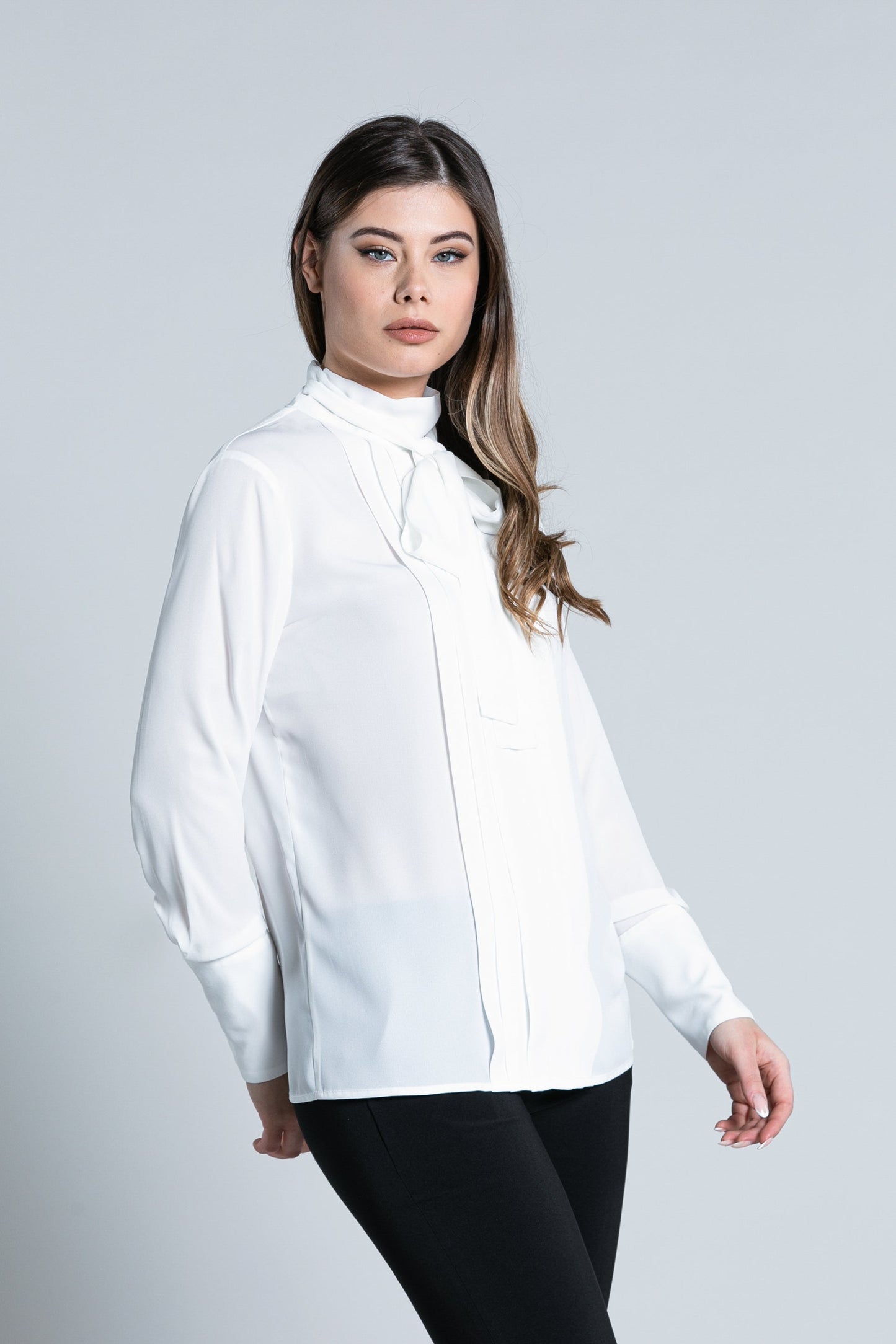 VIENNE 衬衫长袖垂坠加腰带加背开叉加褶