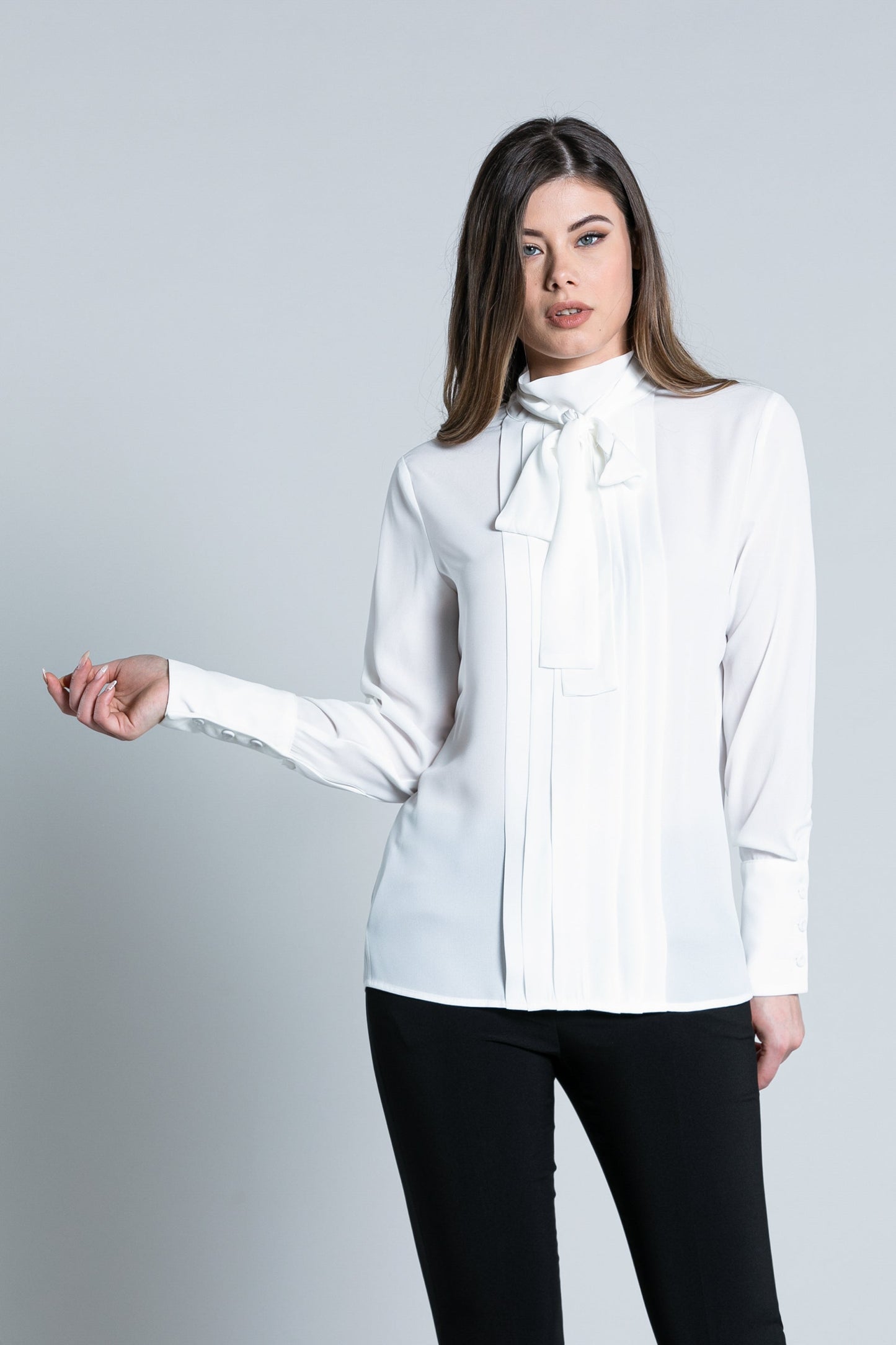 VIENNE 衬衫长袖垂坠加腰带加背开叉加褶