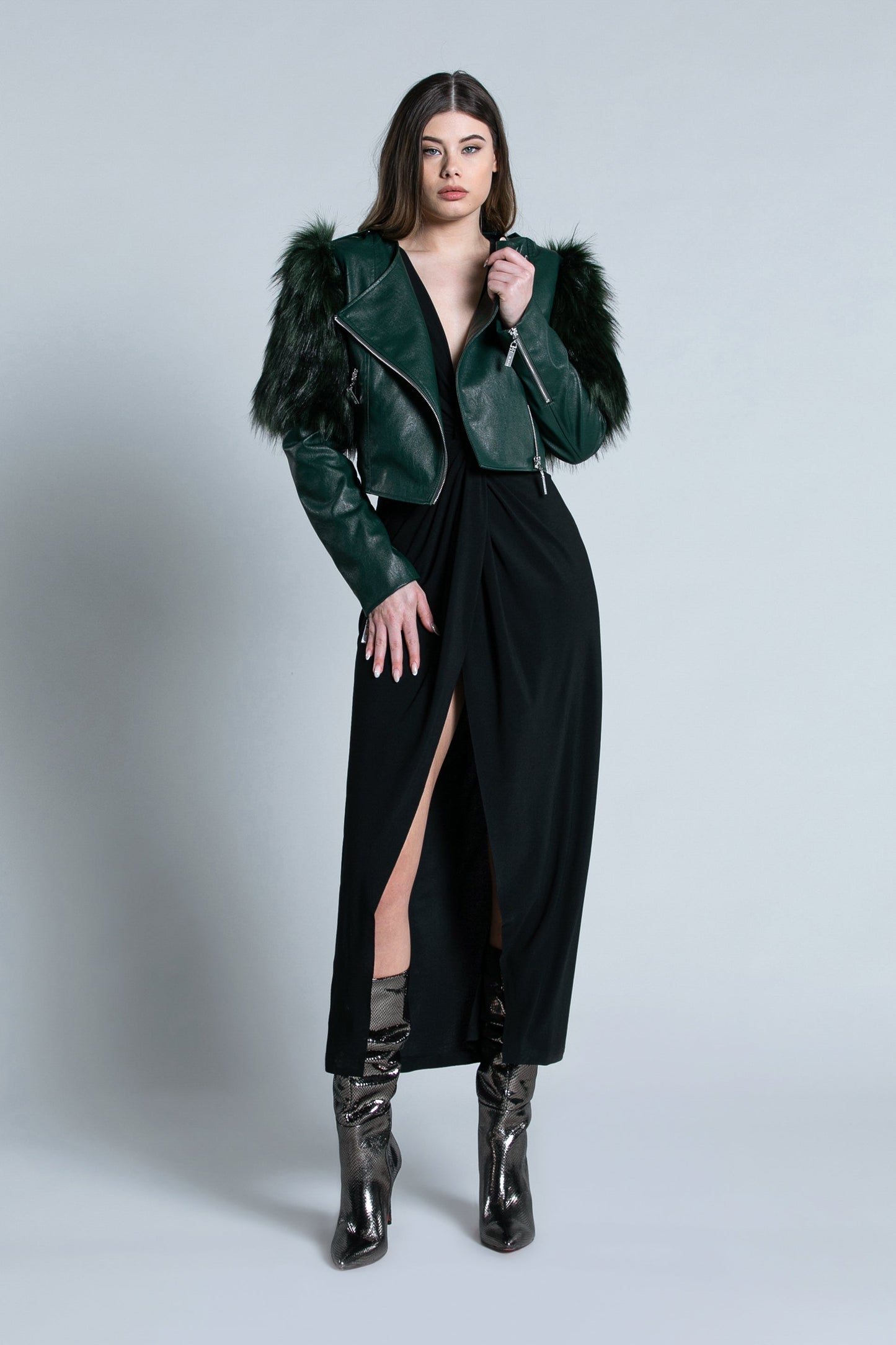 TILI 短款长袖夹克，配有可拆卸人造皮草口袋和人造皮革拉链