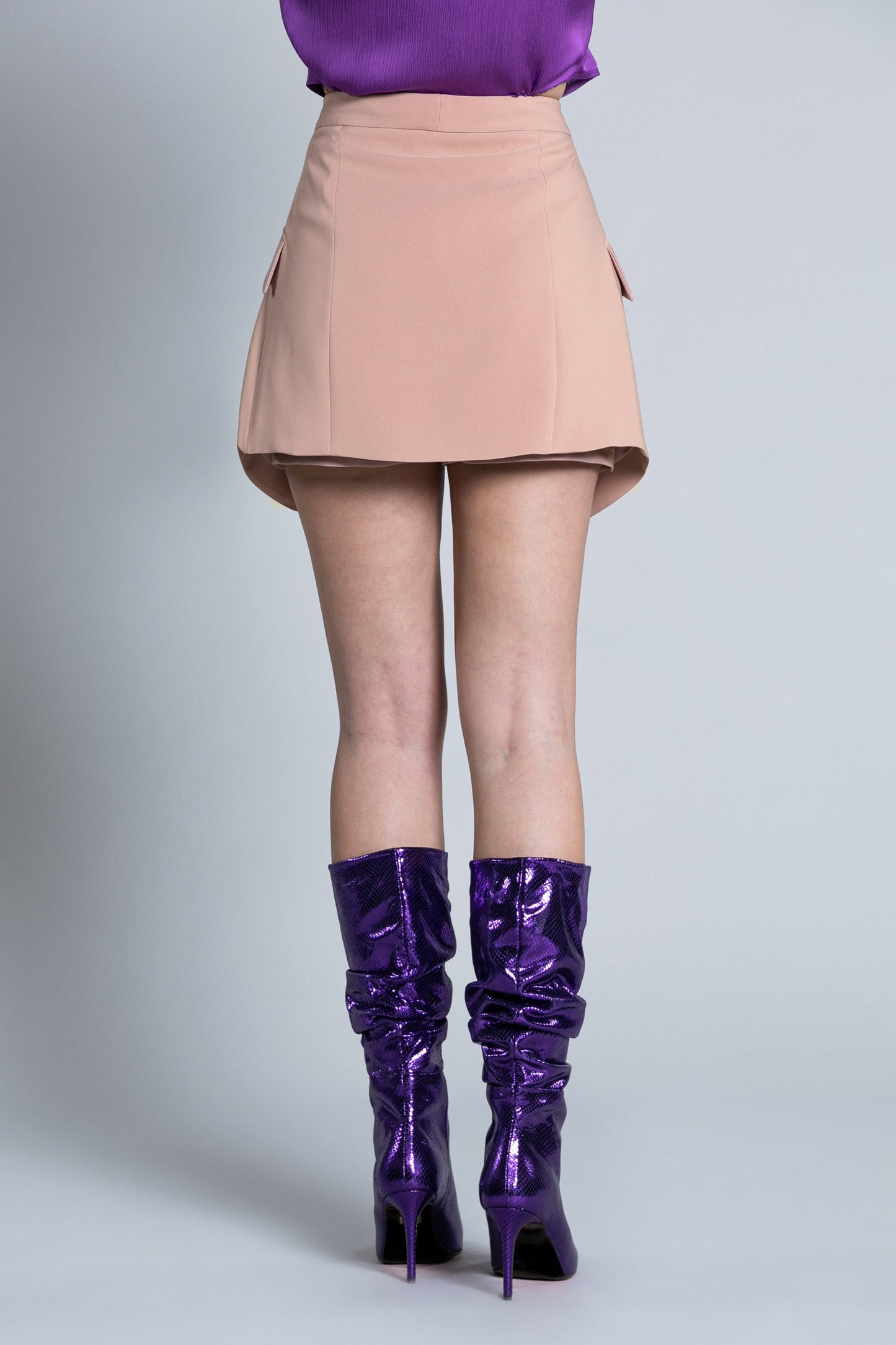 SEMPTY 高腰短裤，带裙边效果面板加肩带加搭扣加翻盖