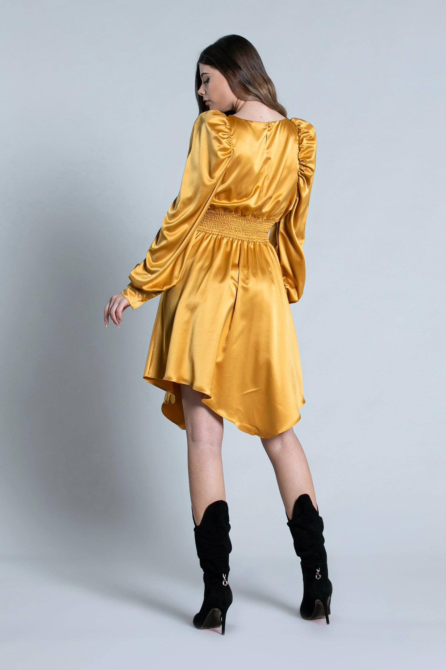 WIN 短款长袖气球领口垂坠加搭扣收腰烟点连衣裙