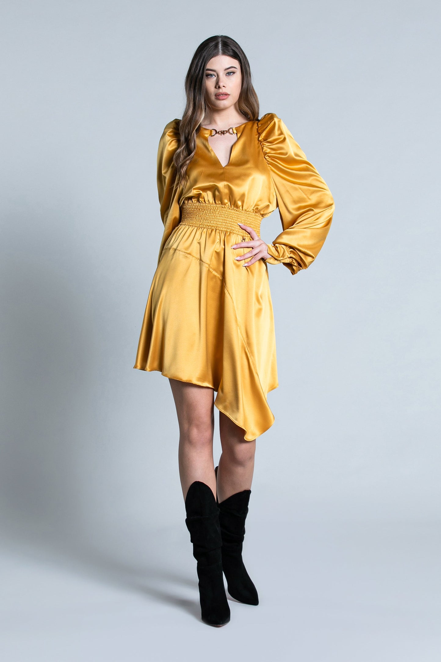 WIN 短款长袖气球领口垂坠加搭扣收腰烟点连衣裙