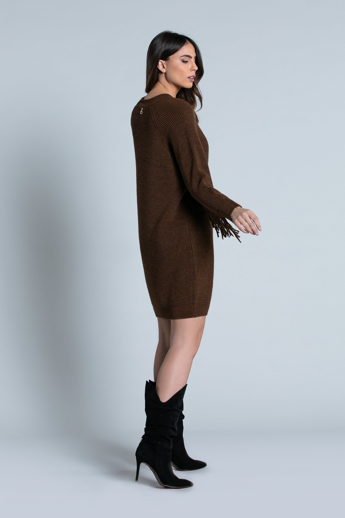 TAURU 短插肩长袖流苏连衣裙