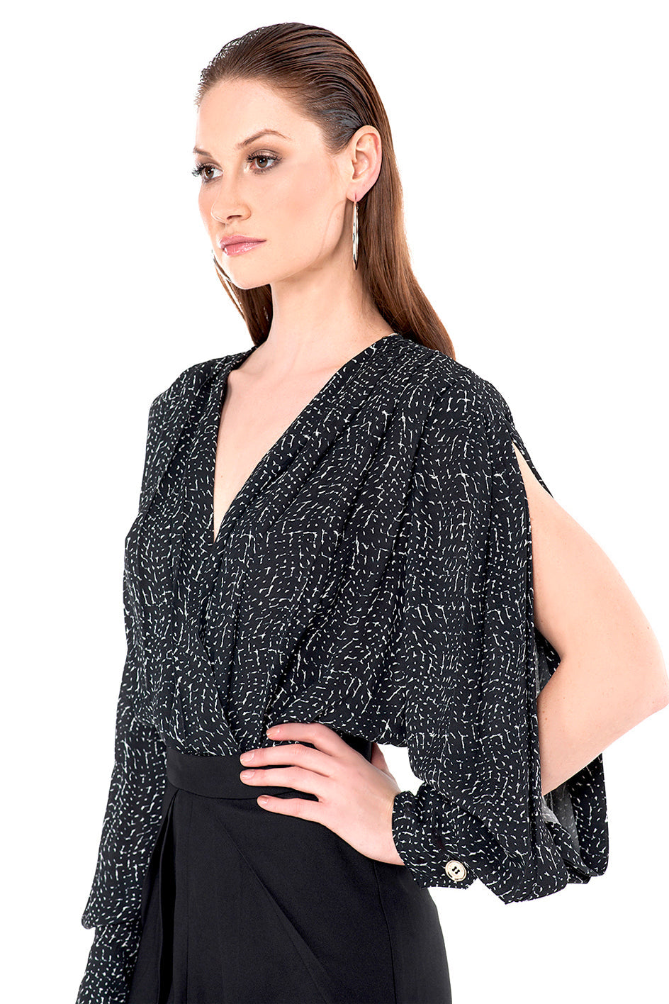 ROMANA/A 科技面料可拆卸黑色/白色图案上衣和裙子短裙