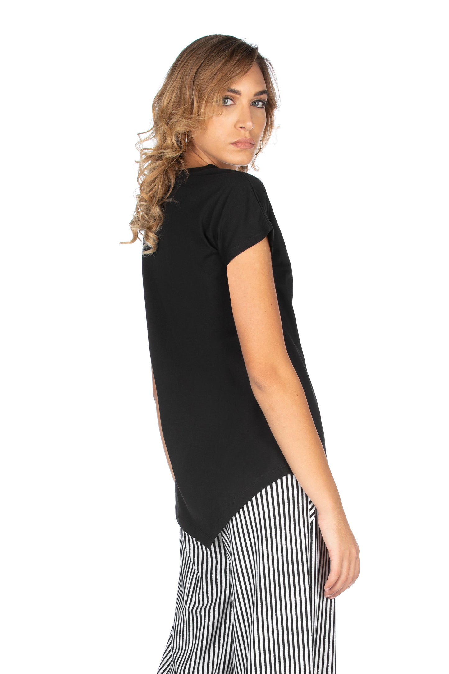 TERGNA 带口袋和亮片的半袖 T 恤