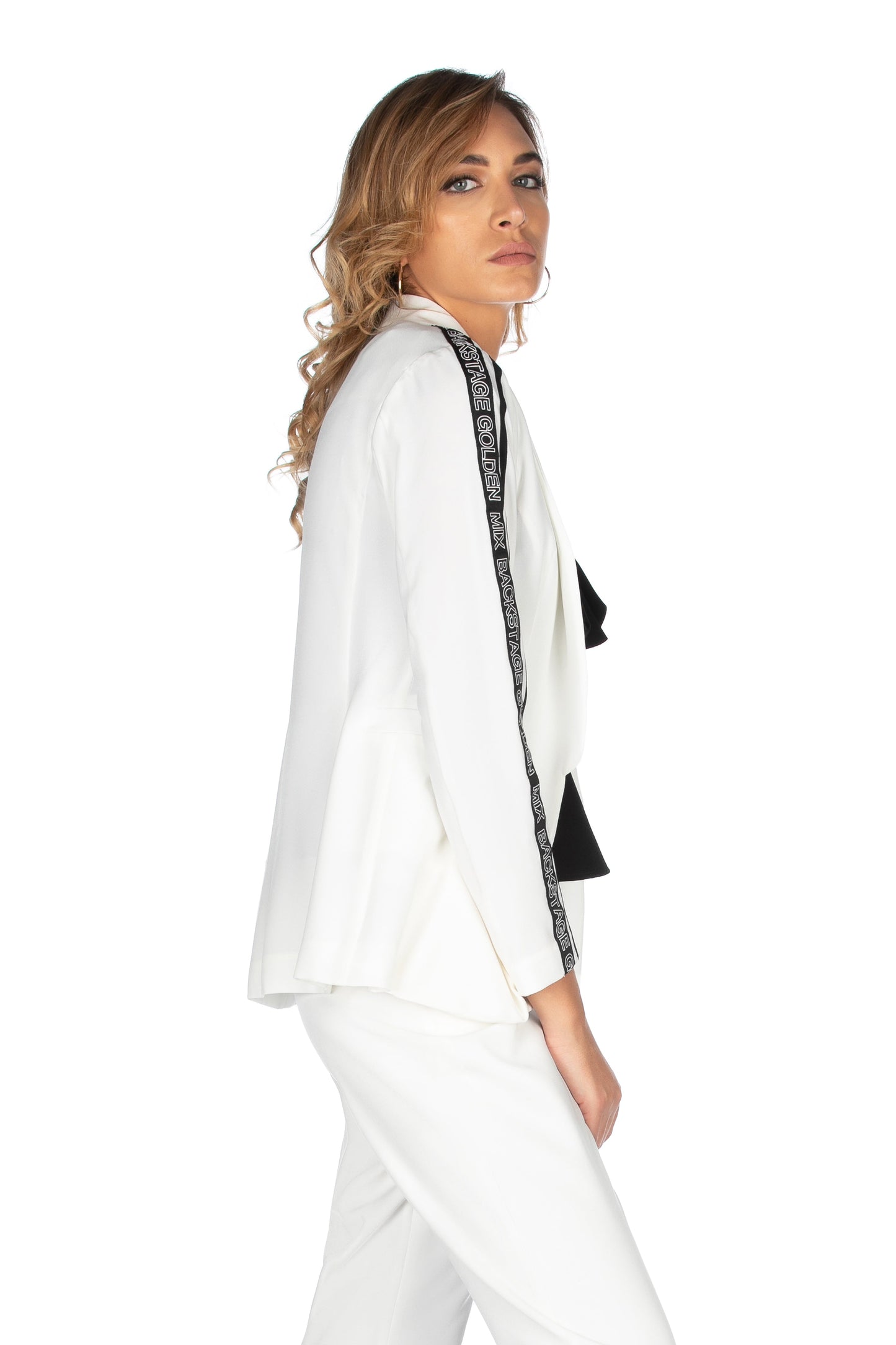 SMOKERS 长袖罗缎夹克，配以披肩翻领印花和口袋