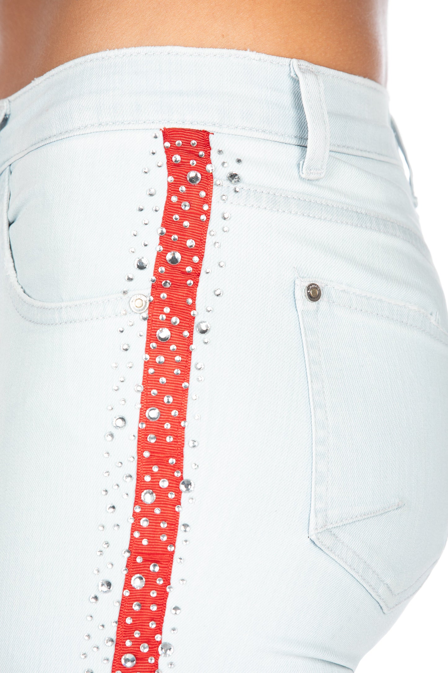 SVEVA 高腰五袋牛仔裤，罗缎款式和水钻牛仔布