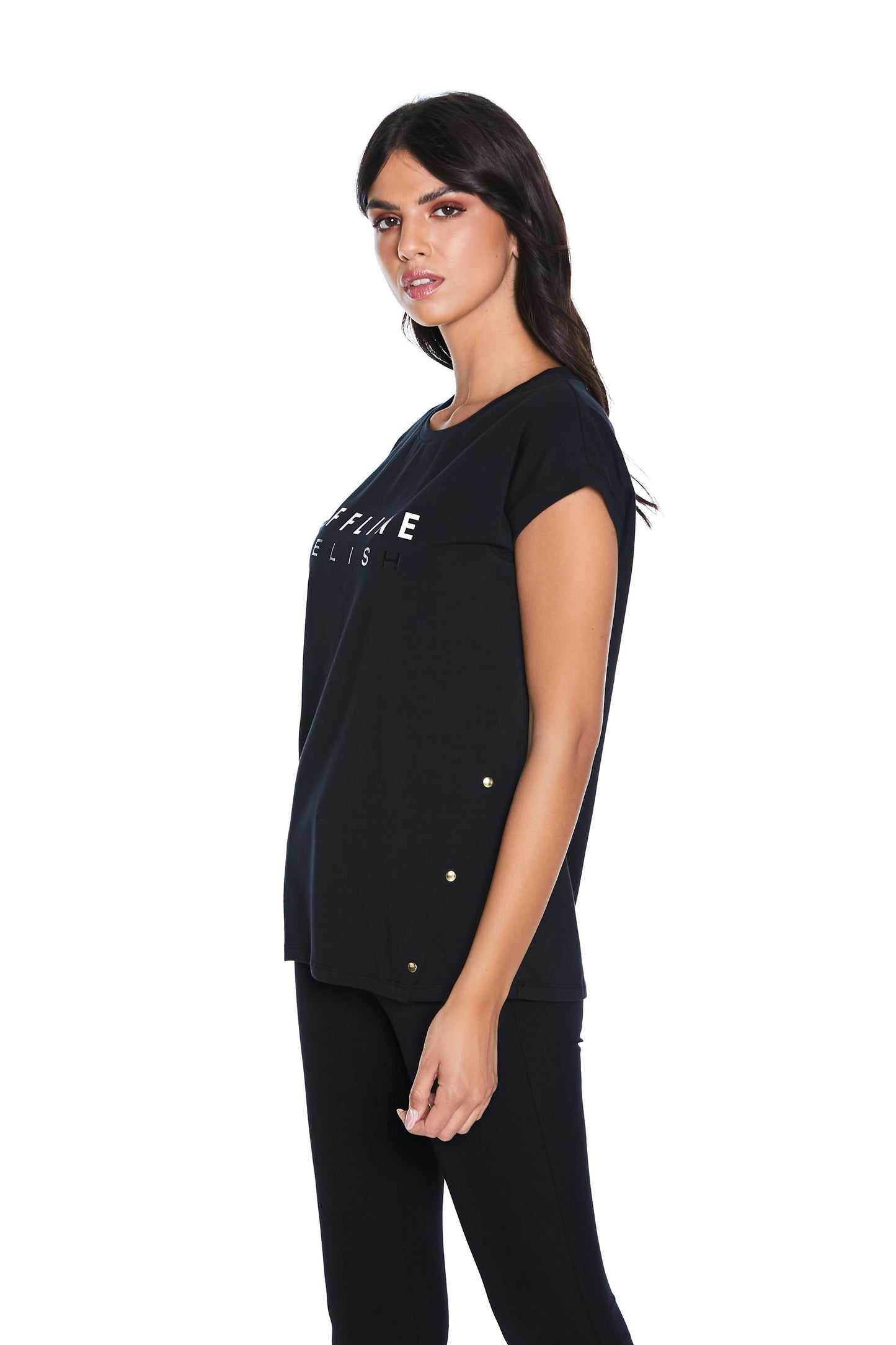 半袖 NYUROF T 恤带离线印花加饰钉