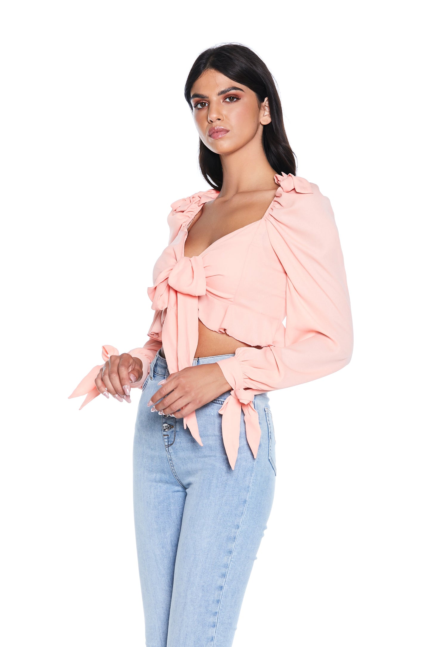 Crop-Top YO 长袖交叉领口，底部有蝴蝶结和荷叶边