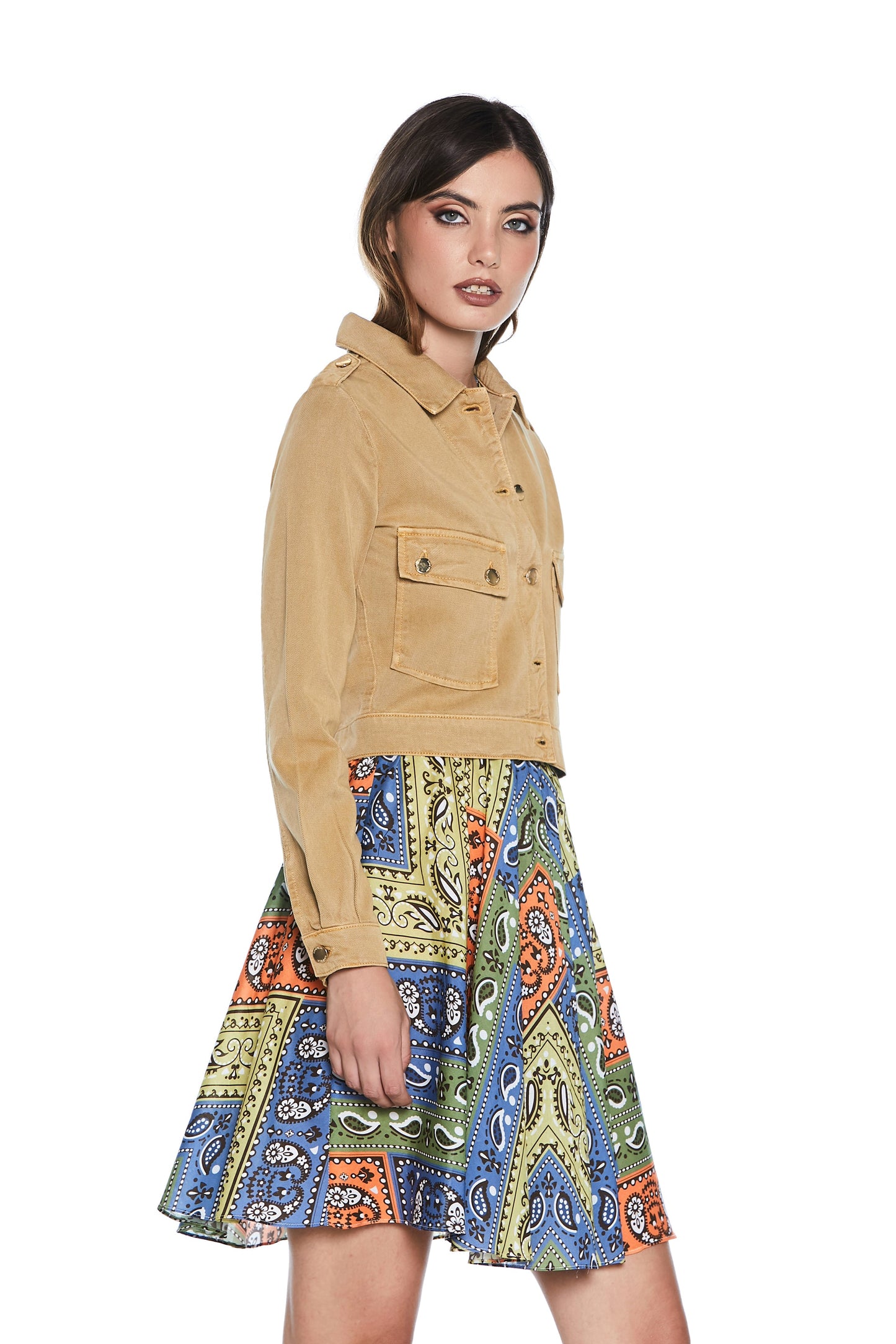 TRUMIR 短款长袖夹克，带口袋加纽扣加肩 Mar