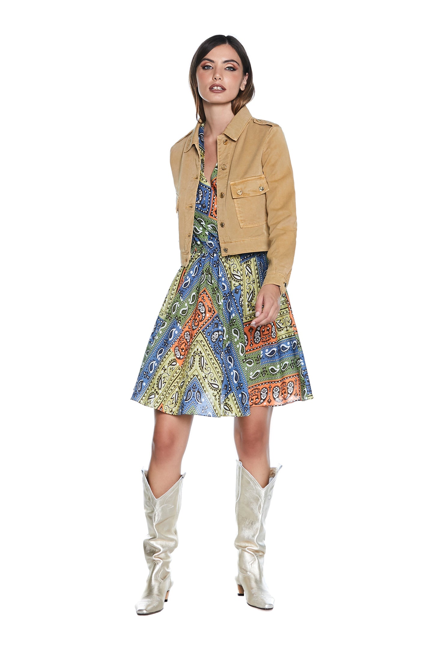 TRUMIR 短款长袖夹克，带口袋加纽扣加肩 Mar