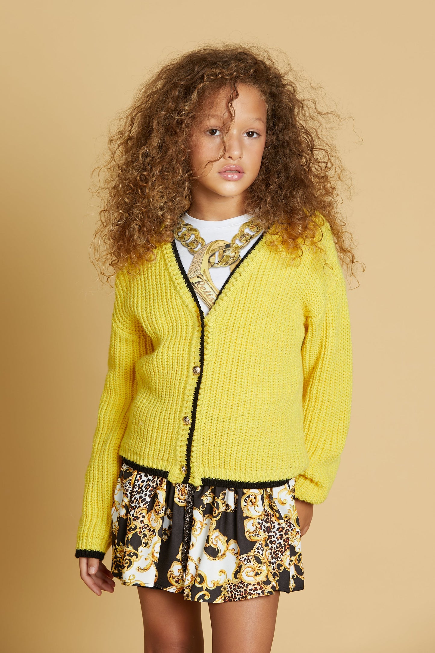 RIGEL 开衫，带纽扣和撞色廓形