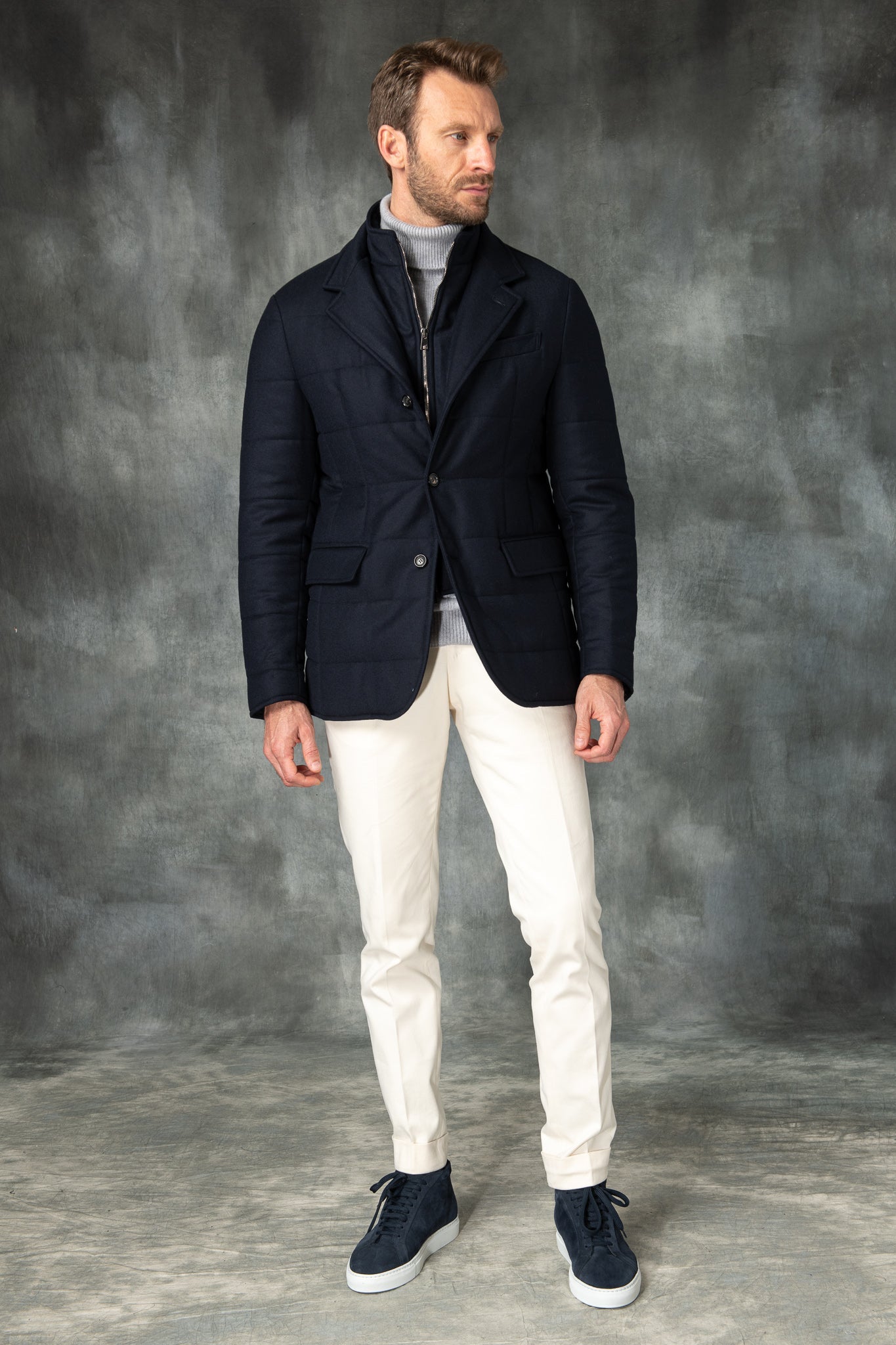 带有 Rain System® 的 Loro Piana 羊毛蓝色羽绒服 – 意大利制造