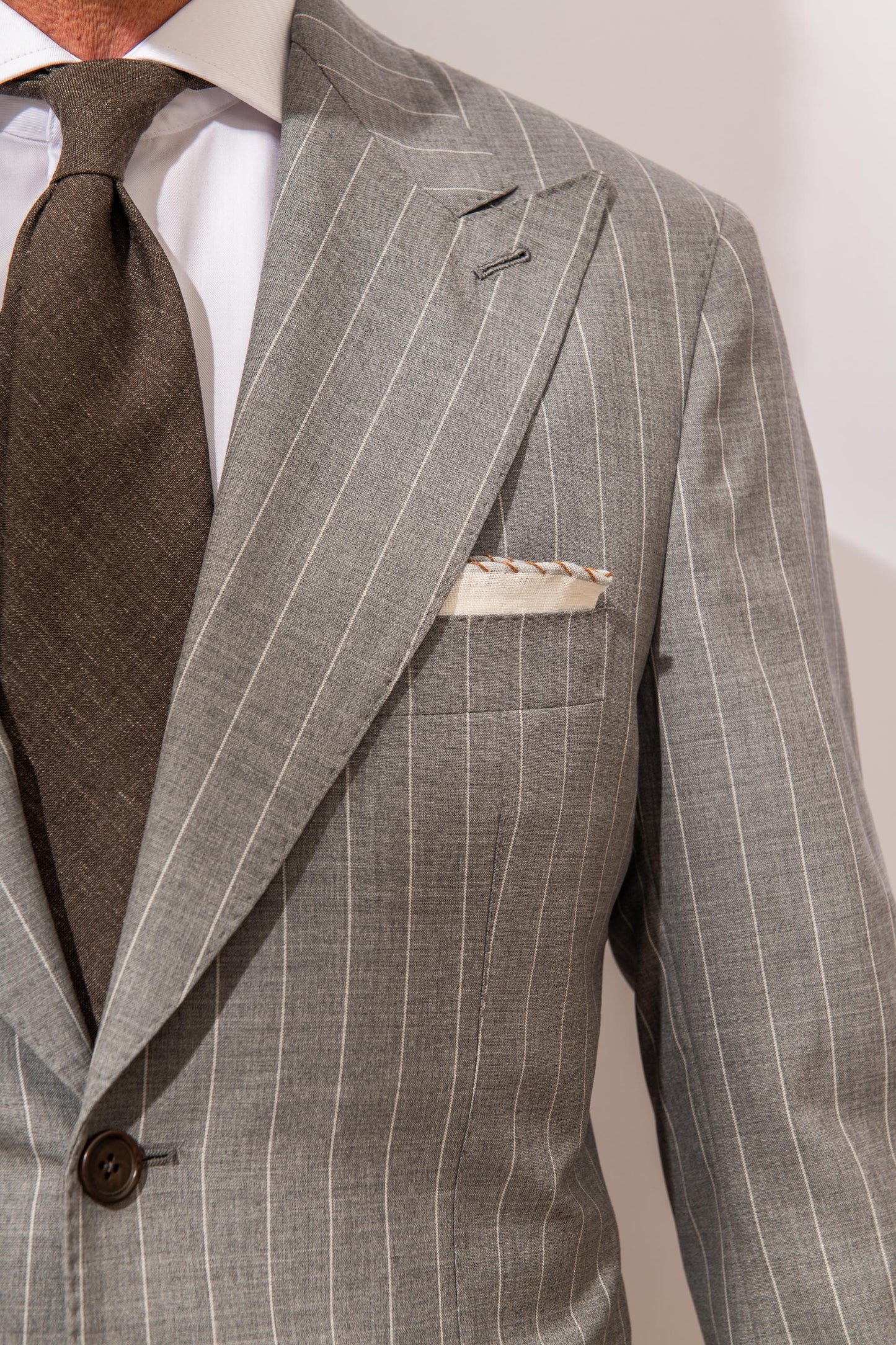 “定制”灰色条纹西装 - 意大利制造