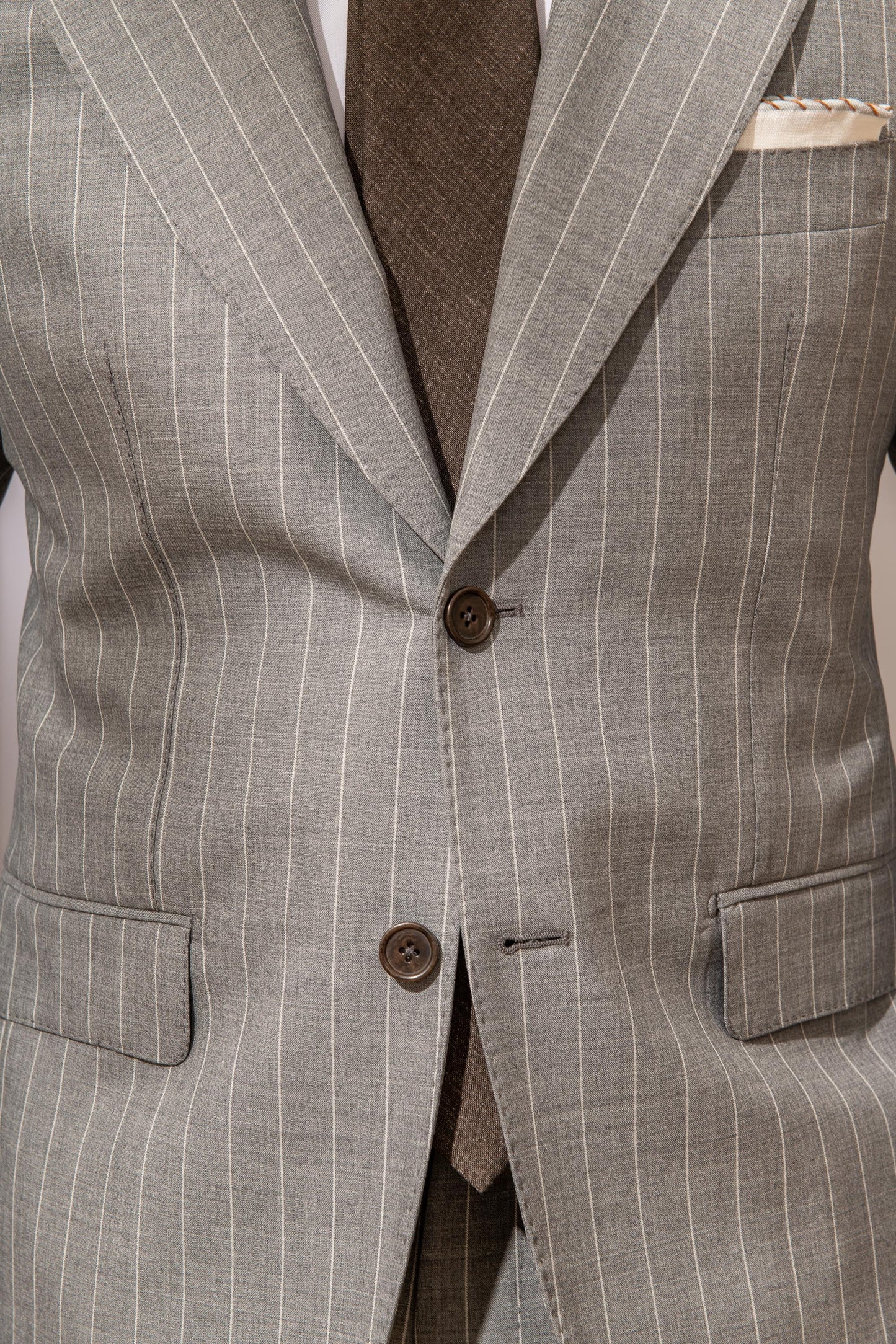 “定制”灰色条纹西装 - 意大利制造