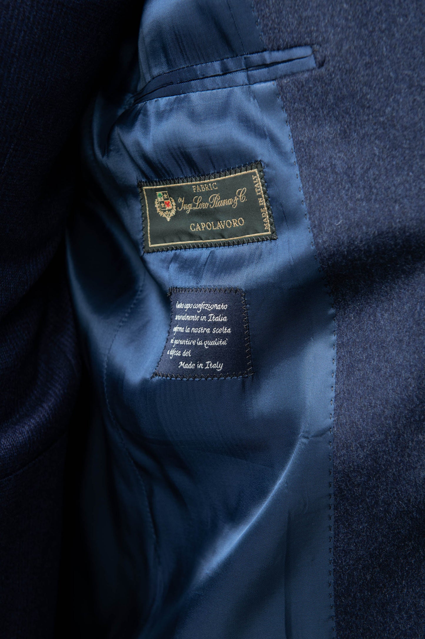 Loro Piana 羊毛蓝色大衣 – 意大利制造