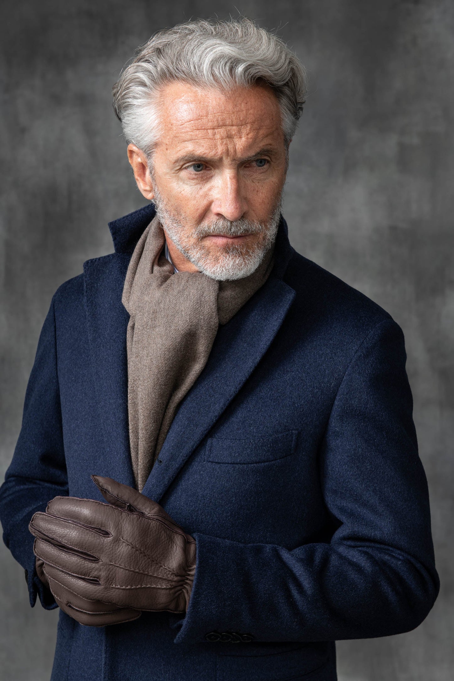 Loro Piana 羊毛蓝色大衣 – 意大利制造