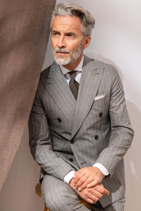 “定制”灰色条纹西装 - 意大利制造