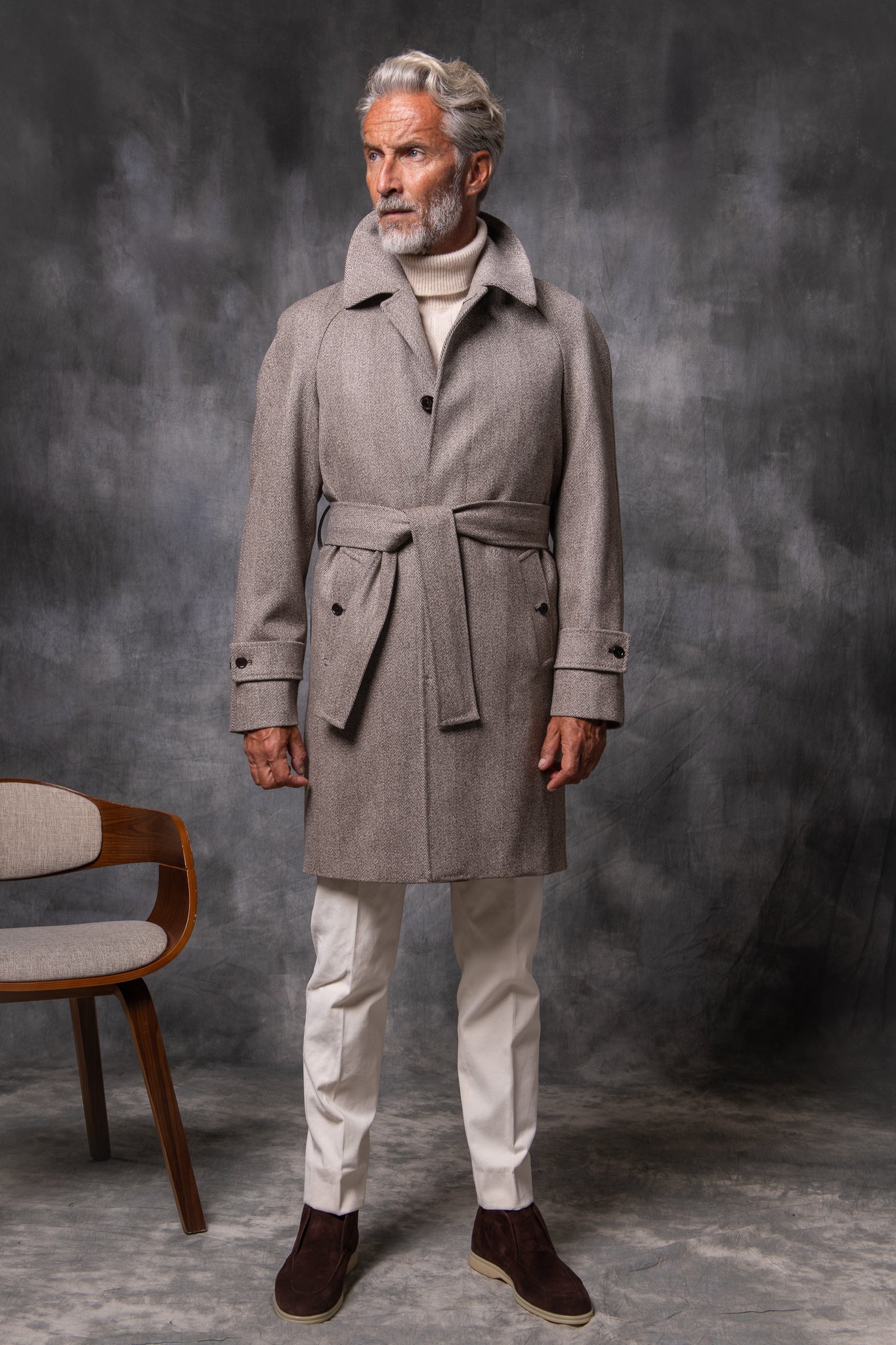 Loro Piana Pecora Nera® 羊毛插肩大衣 – 意大利制造