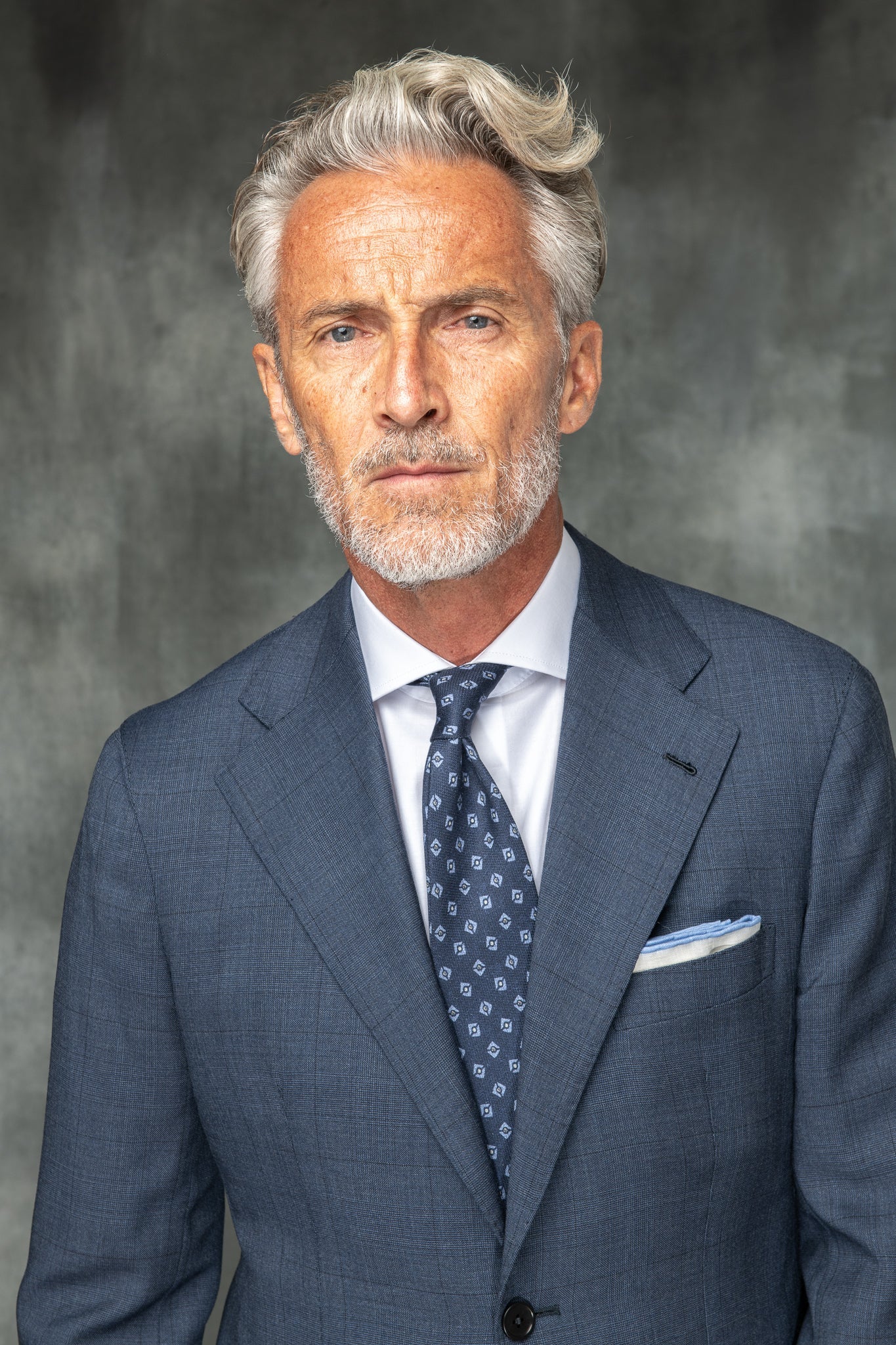 Loro Piana 羊毛蓝色 Avio 威尔士亲王全帆布西装 - 意大利制造